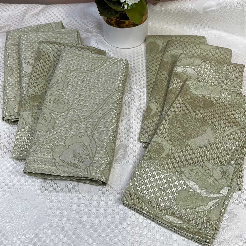 Crazy Horse a Liz Claiborne Company Flower Song Sage Napkins-set of 8